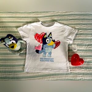 NWT toddler boy or girl Bluey Valentines Day no smoochy kiss shirt size 3T